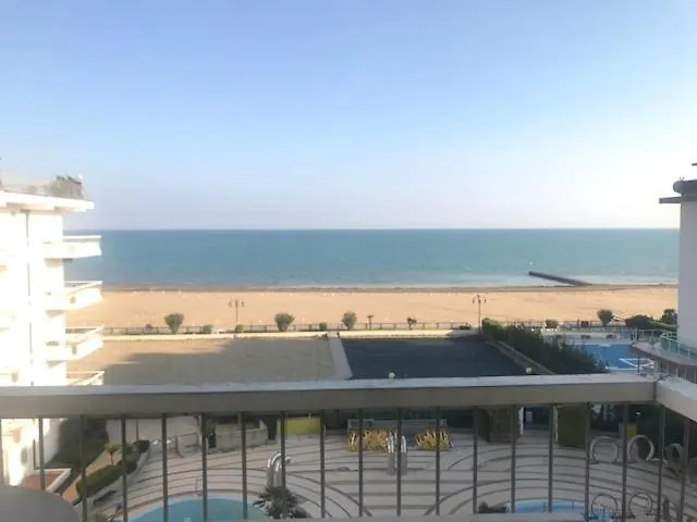 Apartment Residence Mexico Colla Fronte Mare Lido di Jesolo Italy