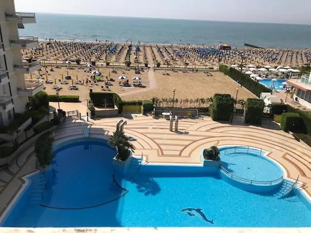 Apartment Residence Mexico Colla Fronte Mare Lido di Jesolo