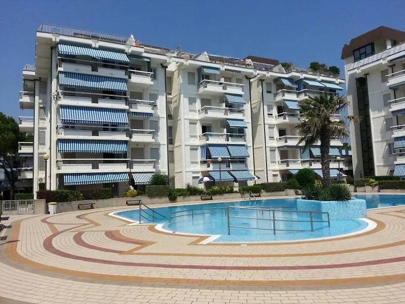 Residence Mexico Colla Fronte Mare Lido di Jesolo Apartment