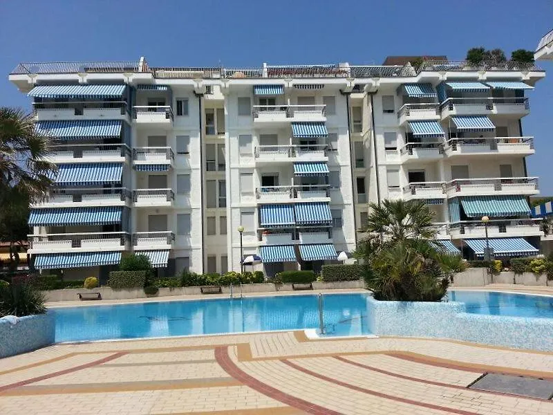Apartment Residence Mexico Colla Fronte Mare Lido di Jesolo