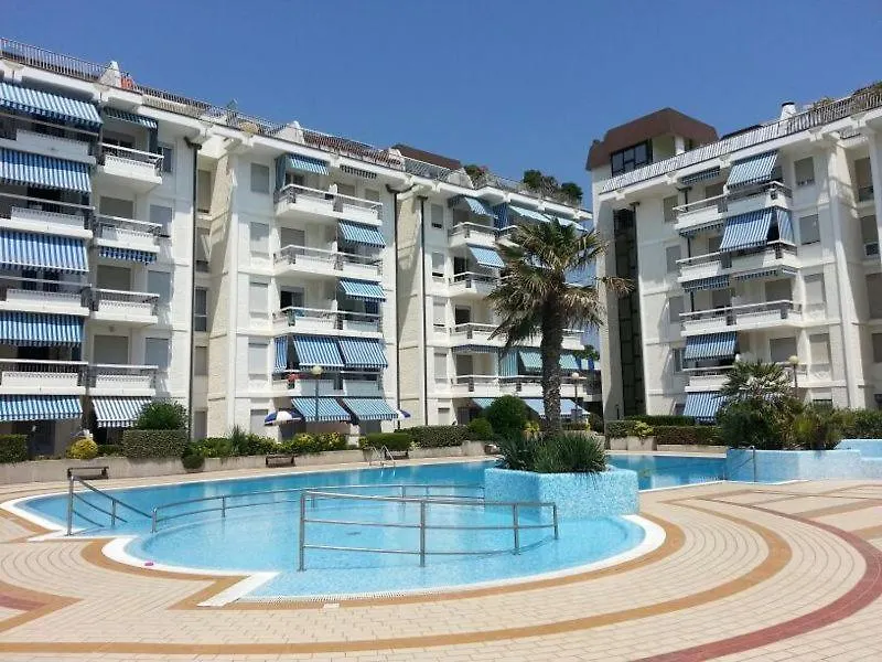 Residence Mexico Colla Fronte Mare Lido di Jesolo 0*,