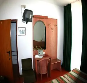 Harrys Hotel
